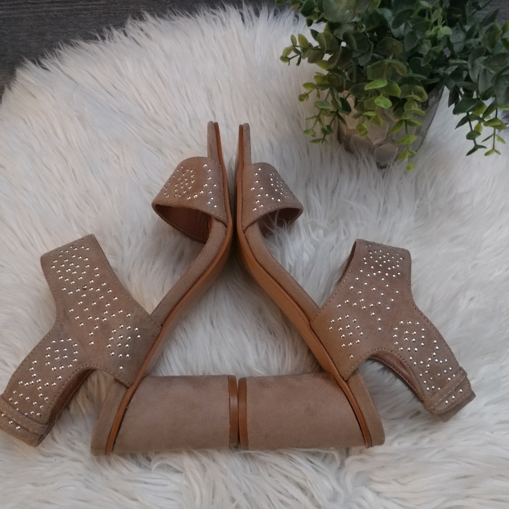 Vanessa Wu Studded Heeled Sandals

Size 40 - Picture 6 of 11